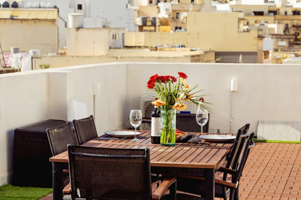 Luxury Designer Penthouse With Private Jacuzzi Apartman Sliema Kültér fotó